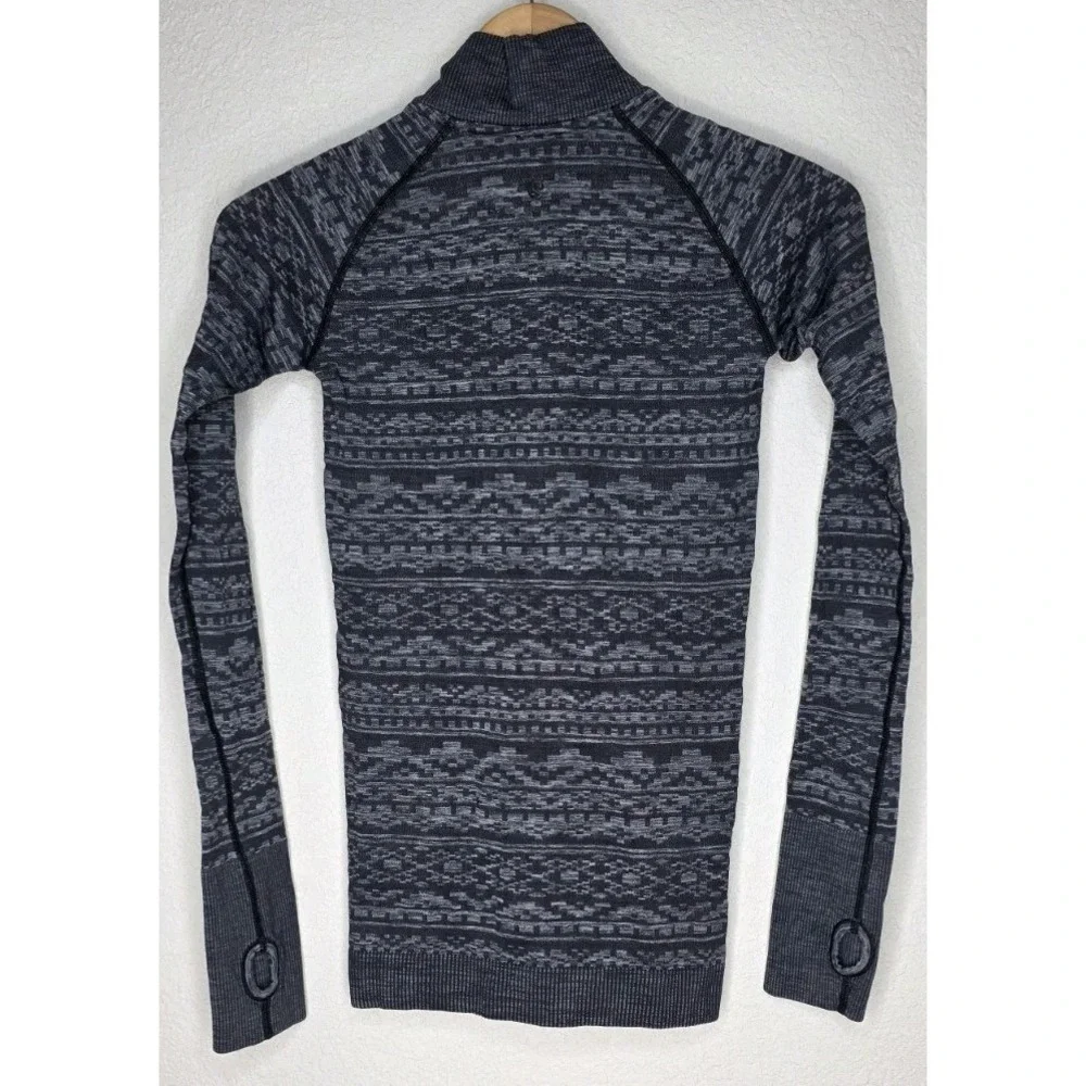 Lululemon Women 2 Rest Less 1/4 Zip Long Sleeve Grey Black Print Yoga Pilates